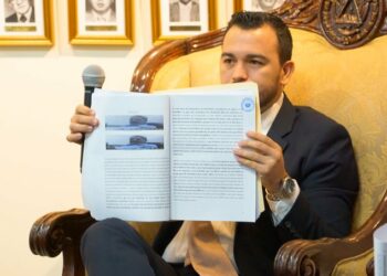 Asamblea Legislativa creará comisión para desaforar a diputado del Parlacen, Norman Quijano