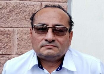 Capturan a empleado del Ministerio de Educación por solicitar dinero a cambio de aprobar proyectos en Sonsonate