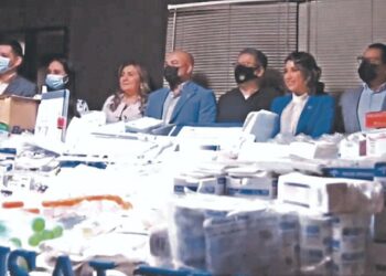 Diputados cian entregan donativo al Hospital Rosales