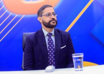 Diputado Jorge Castro calificó de «mercenario político» a Salvador Samayoa tras haber aceptado que recibió dinero del gobierno de Saca