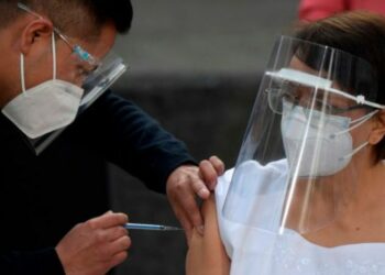 OPS: La mitad de la población de América Latina y el Caribe ya está vacunada contra el Covid