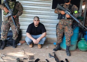 Detienen en Cabañas a marero que tenía en su poder un fusil AK47, una pistola 9mm y varias porciones de marihuana