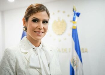 Milena Mayorga pide al poder político de Washington «que examine más de cerca la transformación en curso» en El Salvador