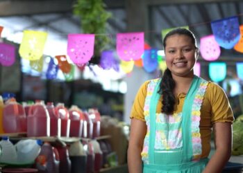 FinDev Canadá otorga $10 millones a FEDECRÉDITO para impulsar a microempresarios salvadoreños