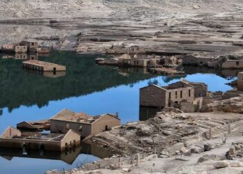 Reaparece un pueblo español sumergido hace casi 30 años bajo el agua