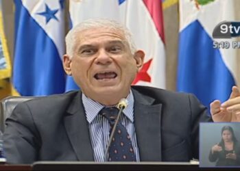 PDC anuncia expulsión de Rodolfo Parker de sus filas