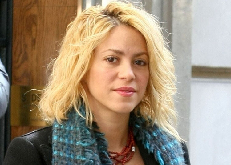 Shakira revela que fue objeto de bromas sobre el narcotráfico al inicio de su carrera musical por ser colombiana