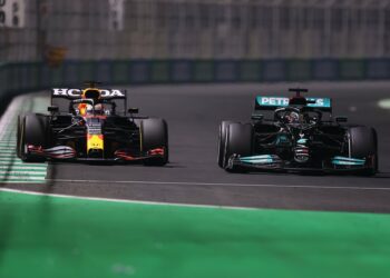 Lewis Hamilton gana accidentado GP de Arabia Saudita y el campeonato se definirá en Abu Dabi