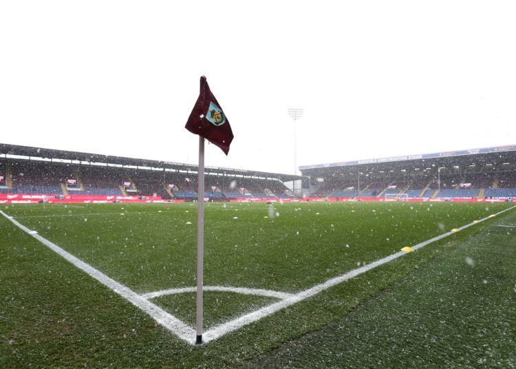 El Leeds no podrá jugar su próximo partido por una ola de contagios de coronavirus en su plantel