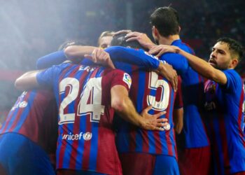 Después de contratar a Messi, el PSG va por otra estrella del Barcelona que podría quedar libre