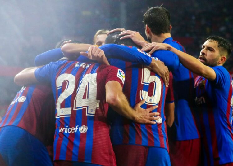 Después de contratar a Messi, el PSG va por otra estrella del Barcelona que podría quedar libre