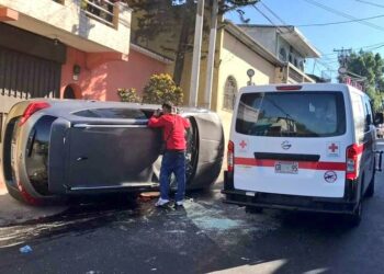 Accidente de tránsito deja a dos personas lesionadas en Cojutepeque