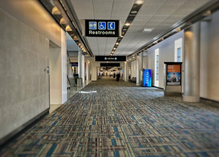 Un hombre viajó en avión desde Barbados a Miami con un arma cargada en el bolsillo