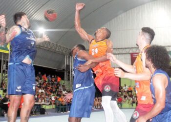 San Salvador derrota a domicilio a Águila en la serie final de la Liga Nacional de Baloncesto