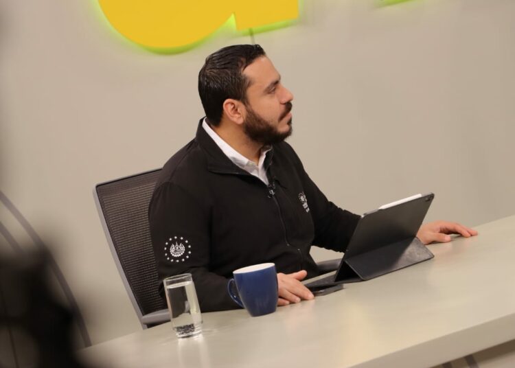 “El Salvador está en mejores condiciones que otros países, por tener más del 70% de la población vacunada”: Ministro de Salud