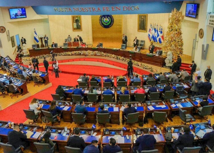 Asamblea aprueba reforma presupuestaria para incorporar $214.7 millones en el ramo de Hacienda