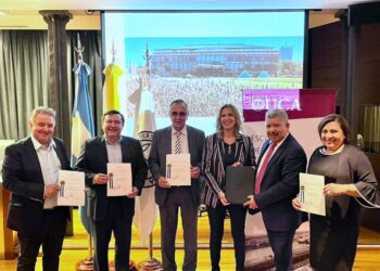 Presidente de Bandesal participó en la primer graduación internacional de entrenamiento empresarial realizada en Argentina