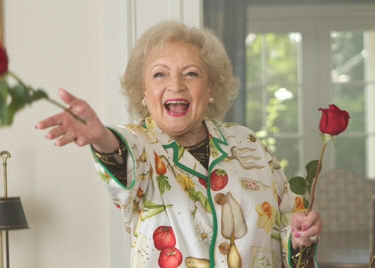 Murió a los 99 años Betty White, ícono de la TV y estrella de “Golden Girls”