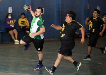 Vulcano se mantiene invicto en el torneo de copa de balonmano