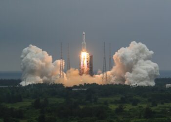 China alcanza un récord nacional al realizar 55 lanzamientos espaciales en 2021 y supera a EE.UU.