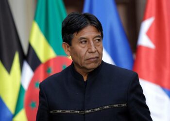 Polémica en Bolivia debido a que el vicepresidente no se quiere vacunar contra el COVID-19 y aumentan las protestas de antivacunas