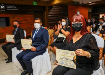 Ministerio de Salud finaliza diplomado “Gerencia en Servicios de Salud” recibido por profesionales del Hospital Rosales