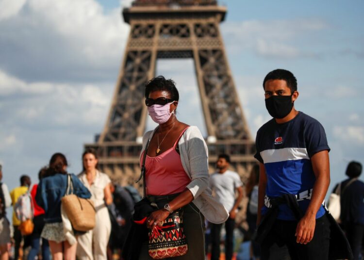 Francia superó los 100.000 contagios diarios de COVID-19, la cifra más alta de toda la pandemia