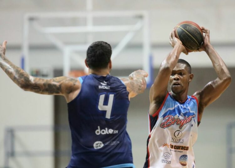 Baloncesto: San Salvador elimina a Brujos y va a la final contra Águila