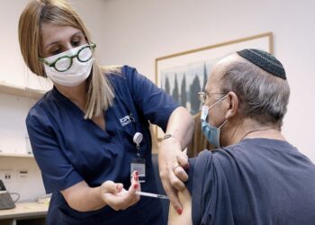 Israel es el primer país del mundo que aplicaría la cuarta dosis de la vacuna contra el coronavirus
