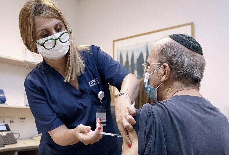 Israel es el primer país del mundo que aplicaría la cuarta dosis de la vacuna contra el coronavirus