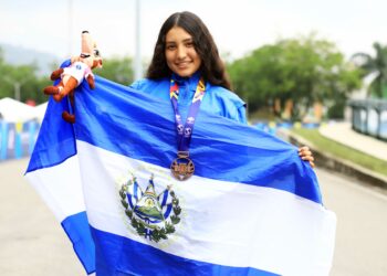 Ivonne Nóchez a sus 17 años ya destaca como una patinadora exitosa
