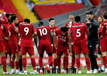 Liverpool no contratará a ningún jugador que no esté vacunado