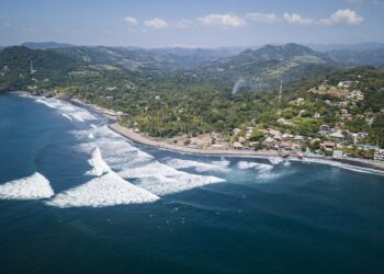 El Salvador destaca entre las economías más preparadas de América Latina para el 2022