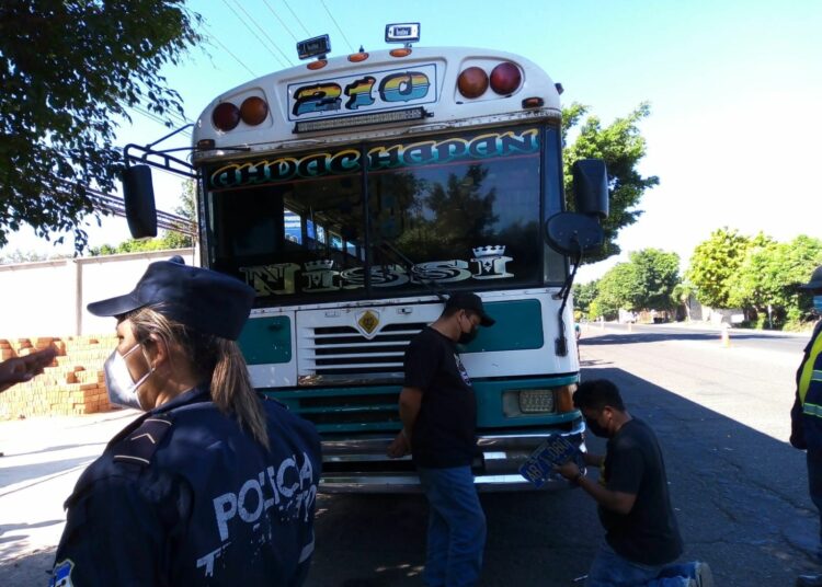 Detienen a dos conductores de la ruta 210 que conducían en estado de ebriedad
