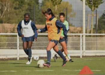 La futbolista salvadoreña Samaria Gómez del Havre Athletic de Francia sigue recuperándose de una sobrecarga muscular