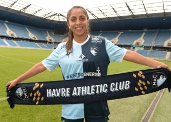 La futbolista salvadoreña Samaria Gómez festejó su primer gol con el Hayre Athletic de la liga francesa