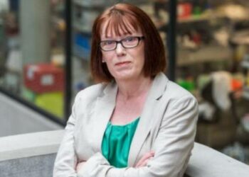 Creadora de la vacuna anticovid Oxford-AstraZeneca advierte que el covid-19 no ha terminado y que la próxima pandemia podría ser más letal