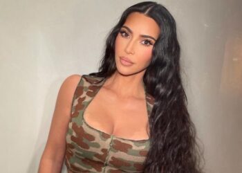 Kim Kardashian aprueba examen para convertirse en abogada