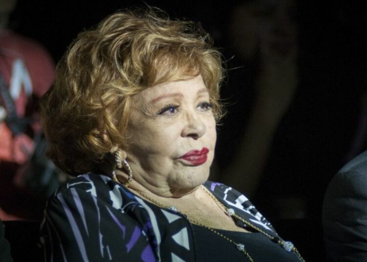 Silvia Pinal aún no saldrá del hospital