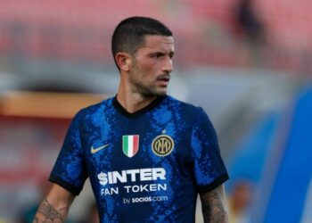 Un grupo de ladrones entró a la casa de Stefano Sensi del Inter mientras jugaba un partido y se llevaron 200 mil euros entre joyas, relojes y objetos personales