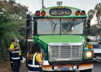 VMT multa a ruta 236 por alza ilegal de pasaje