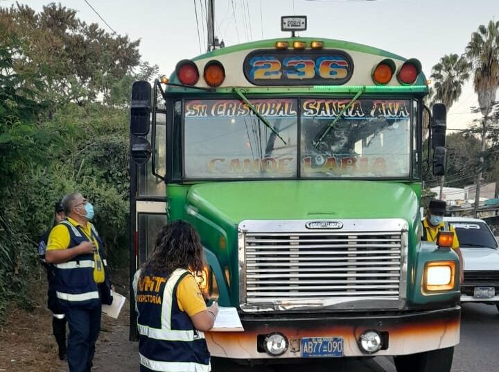 VMT multa a ruta 236 por alza ilegal de pasaje