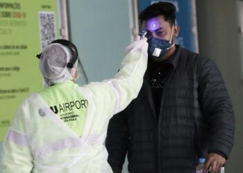 Identifican dos primeros casos de la variante ómicron en América Latina