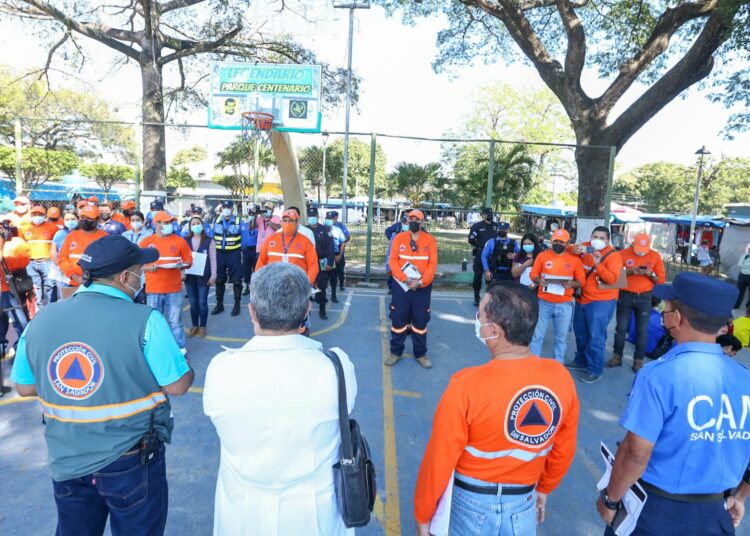 Autoridades verifican 199 ventas de pólvora en San Salvador