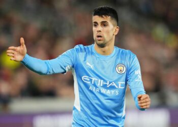 Joao Cancelo del Manchester City sufre violento asalto: “Me dejaron la cara en este estado”
