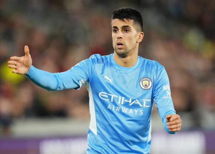 Joao Cancelo del Manchester City sufre violento asalto: “Me dejaron la cara en este estado”