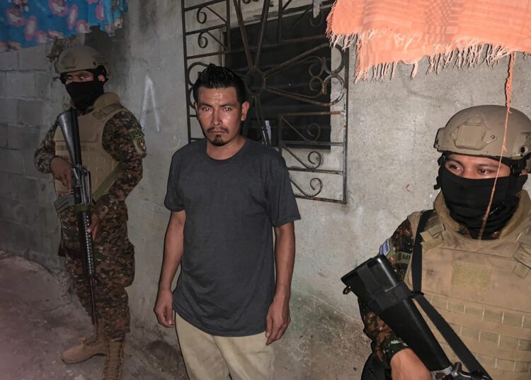 Fuerza Armada ubica a traficante de drogas en la comunidad Nueva Israel, San Salvador
