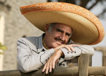 De «Hermoso cariño» a «Por tu maldito amor»: las 10 canciones emblemáticas de Vicente Fernández