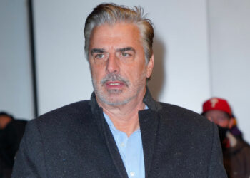 Una cantante señaló al actor de “Sex and the City” Chris Noth por agresión sexual: ya son cuatro las mujeres que lo acusan