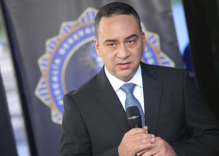 Fiscal General presentará demanda contra David Munguía Payés, su esposa y 2 de sus hijas por Enriquecimiento Ilícito